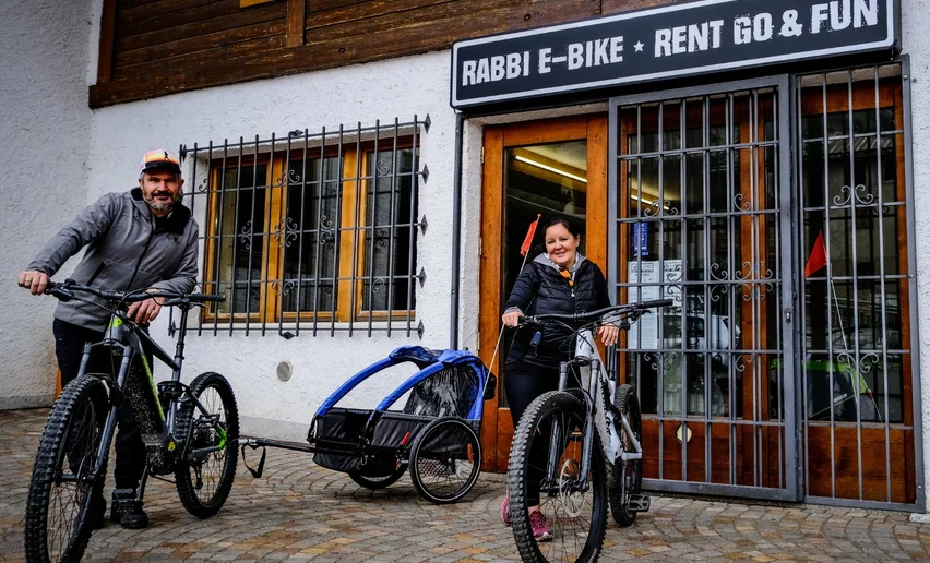 Noleggio di zainetto porta bimbi in Val di Sole Trentino